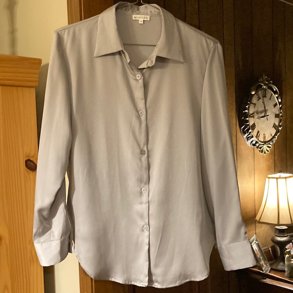 New Mimosa Boutique Button Down Shirt. Size Medium.